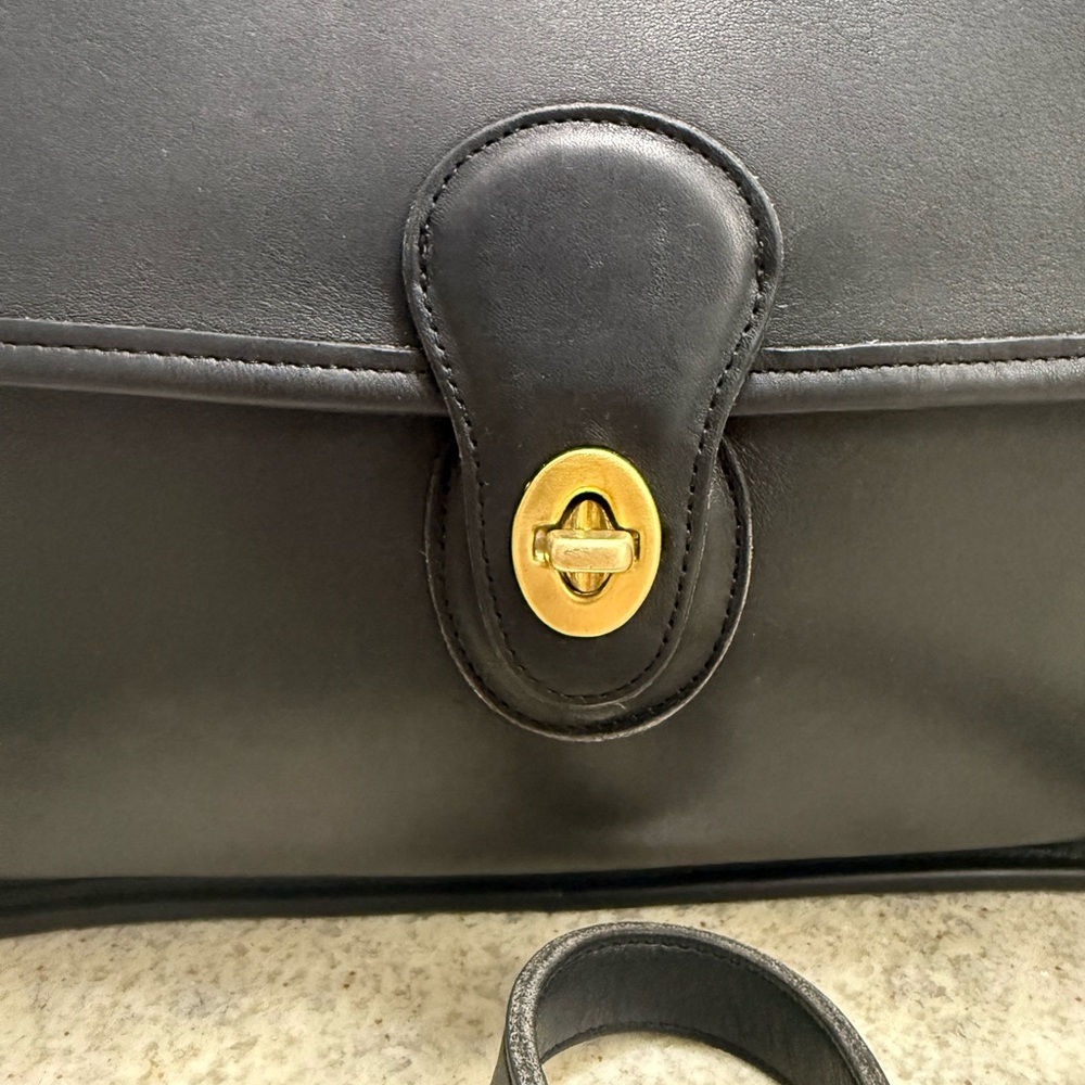 Vintage Coach Willis in Black - No. J5C-9927 - Picture 4 of 7